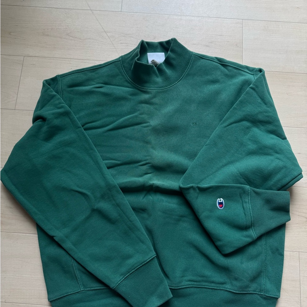 Champion Green Crewneck Sweater with Ribbed Details